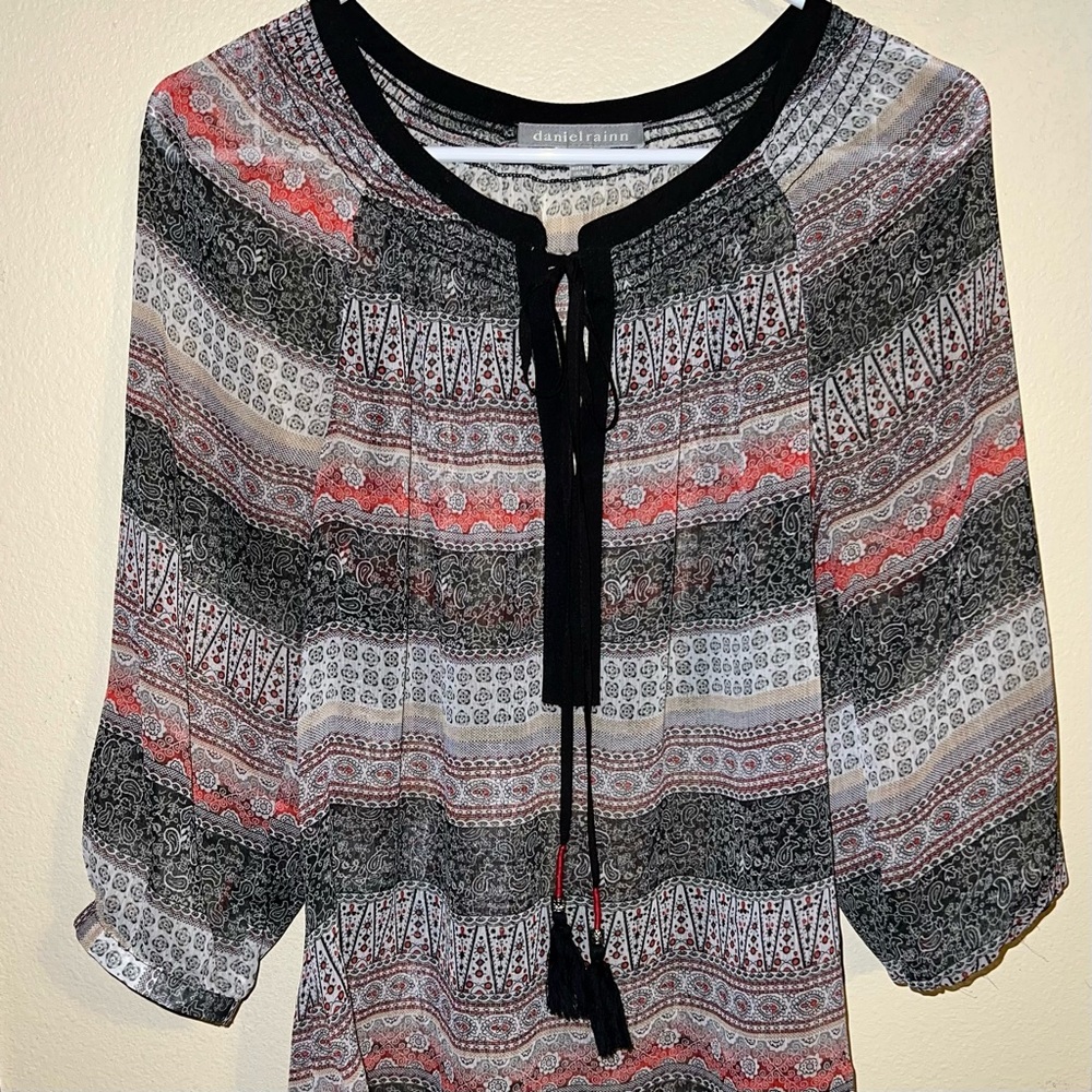 Daniel Rainn Size Small sheer 3/4 sleeve flowy blouse/top